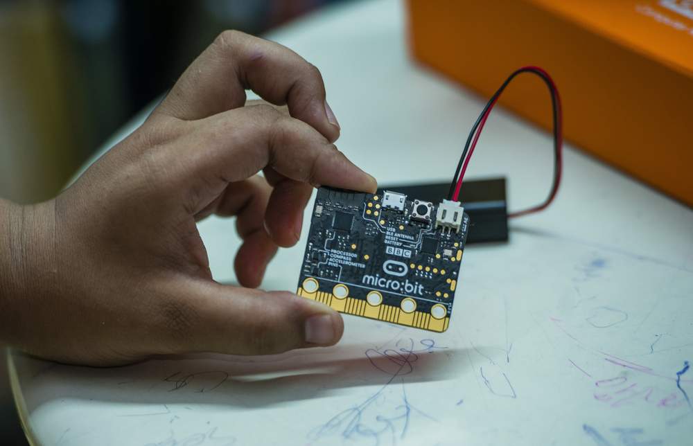 The micro:bit is a programmable computer with motion detection, a built-in compass and Bluetooth technology.  The micro:bit is a programmable computer with motion detection, a built-in compass and Bluetooth technology. 